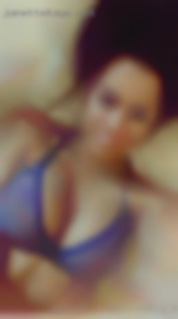 Sensual n woman looking for sex emotionally mature.