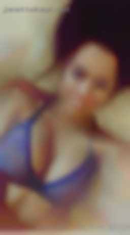 Straight nude girls , Bi or otherwise.